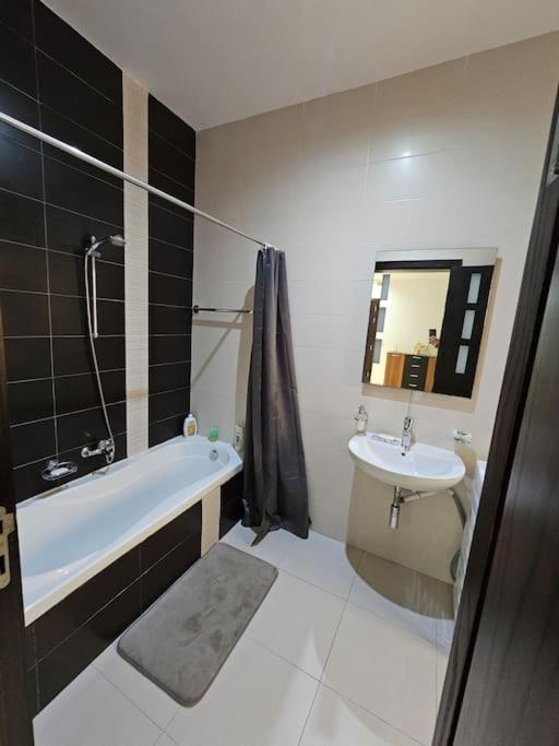 Unique Apartment And Location เบียกุ ภายนอก รูปภาพ